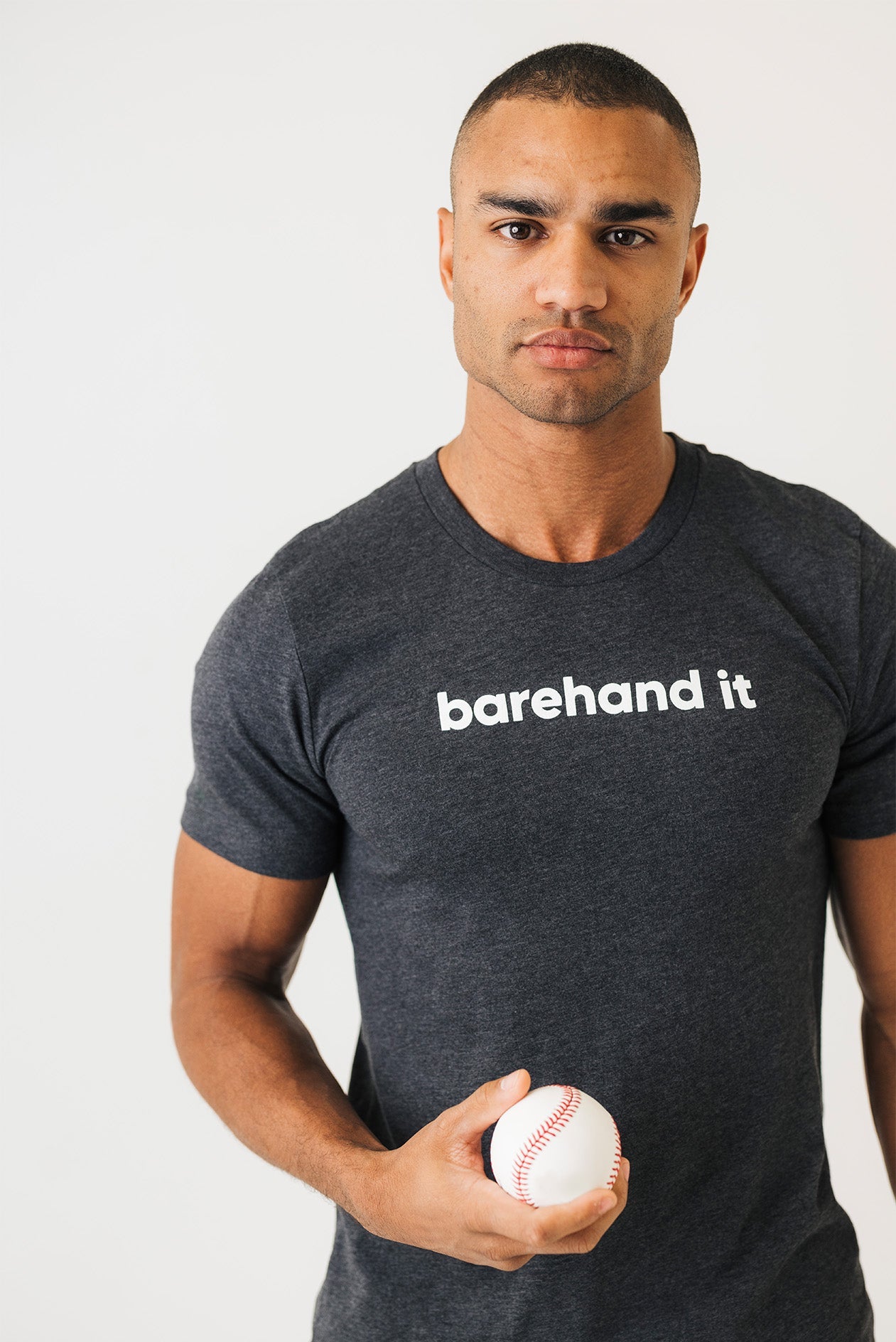 adult-barehand-gray-baseball-tee-on-man